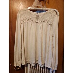 Maurice's white long sleeve blouse with white lace